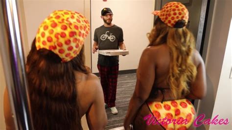 Pizza Sluts Receives Special Pizza Delivery Xxx Videos Porno Móviles