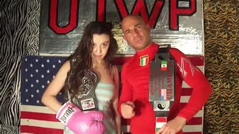 mixed match juggy vs man in intergender boxing match over 430 videos on underground intergender