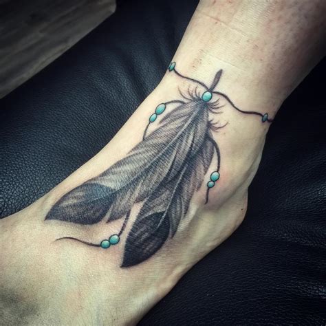 30 Cutest Feather Tattoos To Dazzle You