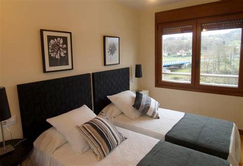 El apartamento esta a ocho minutos andando del centro de cangas de onís. Apartamento en Cangas de Onís. Dos habitaciones, baño, piscina. Asturias