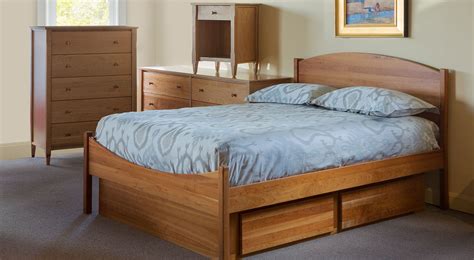 Visit our waynesville, ohio store just south of dayton, ohio and north of cincinnati, ohio to view our bedroom furniture collections. Circle Furniture - Moondance Shaker Bed | Beds Cambridge ...