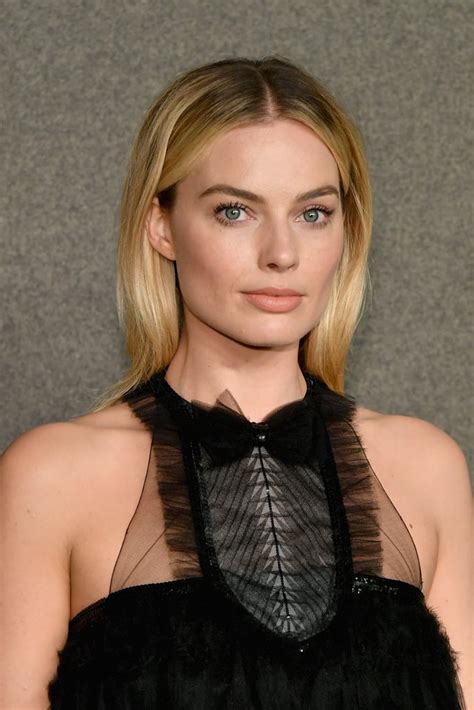 Margot Robbie As Kayla Pospisil Who Is In The Bombshell Movie Cast Popsugar Entertainment