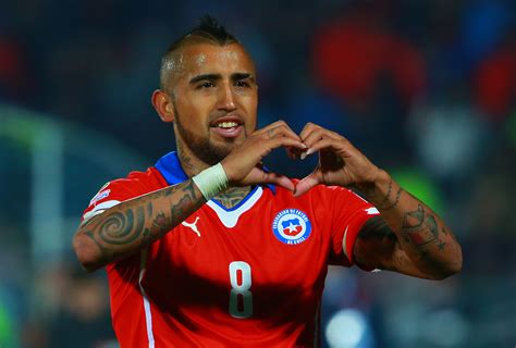 Futbolista chileno, mediocentro mixto de la selección de chile y el barcelona de españa. Juventus pode vender Arturo Vidal para o Real Madrid