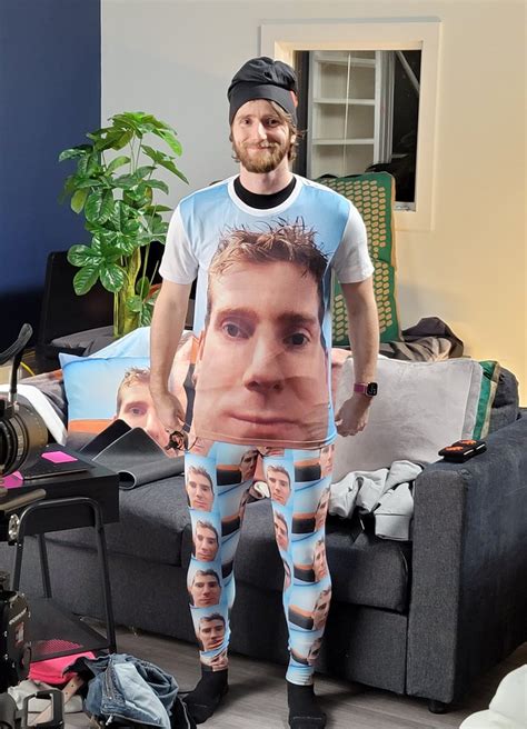 Linus Tech Tips Face Background Hot Sex Picture