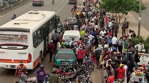 Angola Greve De Taxistas Escala Para Protestos E Destruição Dw 10012022