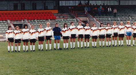 Vor 25 Jahren Dfb Frauen Erstmals Als Gesamtdeutsches Team Dfb Deutscher Fußball Bund Ev