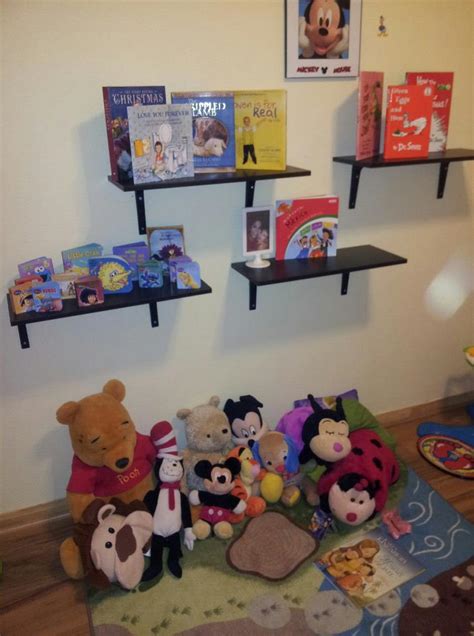 Cute decor ideas and organization tips. Trejo Family: Home Projects-Kids room