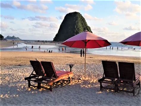 Menikmati Sunset Di Pantai Pulau Merah Banyuwangi Pariwisata Indonesia