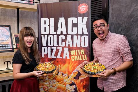 Black Volcano Pizza Dengan Cili Tawaran Terbaru Pizza Hut Malaysia