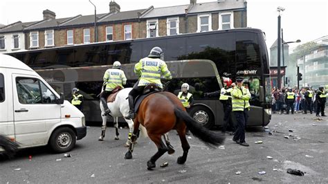 West Ham To Give Life Bans To Fans Who Smashed Up Manchester United Team Bus Eurosport
