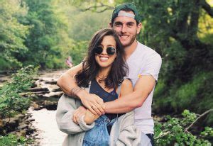 La novia de paulo londra dio detalles de su vida en familia rocío moreno es cordobesa, conoció a paulo londra cuando estaban en la secundaria y juntos tienen a naomi isabella, que pronto cumplirá un año. Ingrid Betancor e Ibai Gómez - Novias Futbol