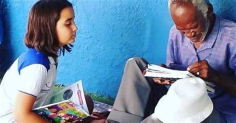 Niña De 9 Años Enseña Leer Al Vendedor De Helados De Su Escuela