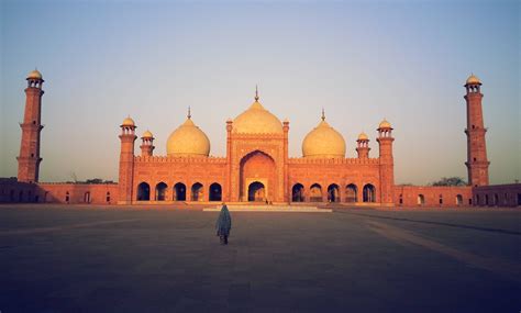 Badshahi Mosque In Lahore Pakistan Was The Biggest Mosque In The