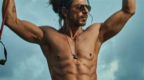 Suhana Shares Shah Rukh Khans Pathaan Pic With 8 Pack Abs Uhhh My Dad Is 56 Bollywood
