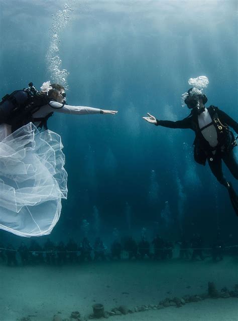 You Can Now Get Married Underwater And It Looks Amazing Refinery29