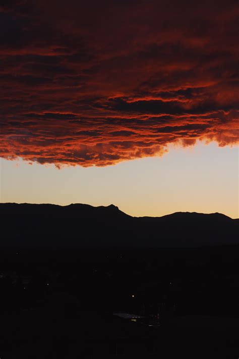 Sunset Over The Mountains In Colorado Springs Colorado 3456x5184 R