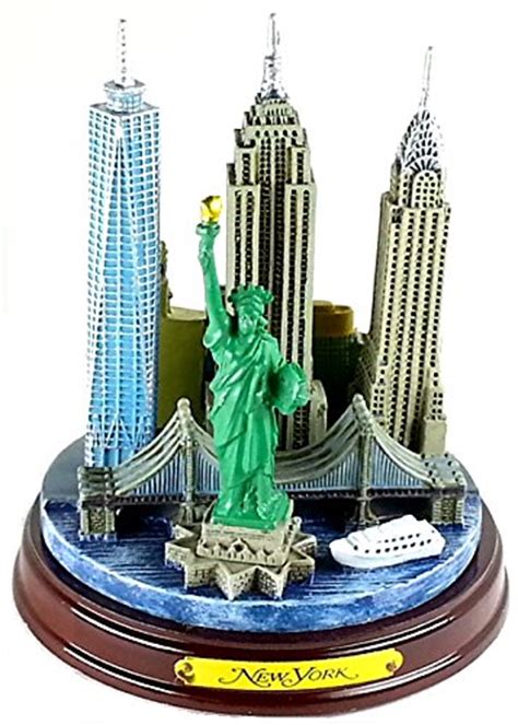 Typical english presents (souvenirs) to take back home. New York 3-D Model 4 1/2 High, New York Souvenirs, New ...