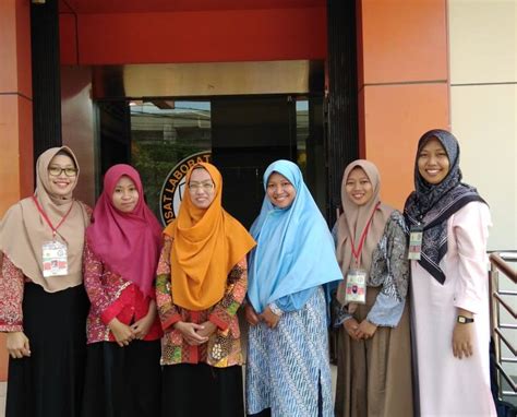 Uni is a community of creative people where people are solving some of the most challenging problems across the globe through design challenges. 4 Mahasiswa Analis Kimia UII Magang di Pusat Laboratorium ...