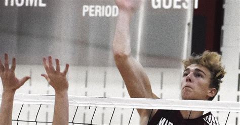 Middleton S Parker Van Buren Makes College Decision For Men S Volleyball Sun Prairie S Dom