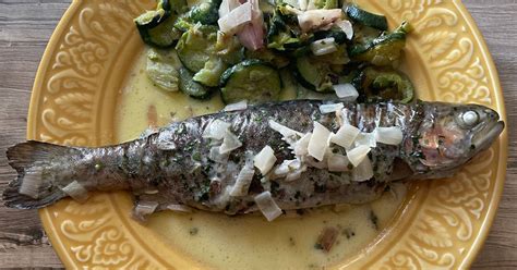 Truites rôties au beurre dherbes et au vin blanc recette de Truites