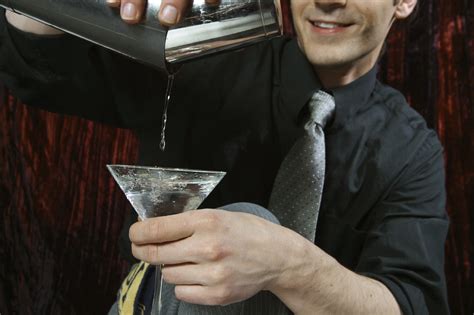 6 truths a reflection on dating a bartender thought catalog