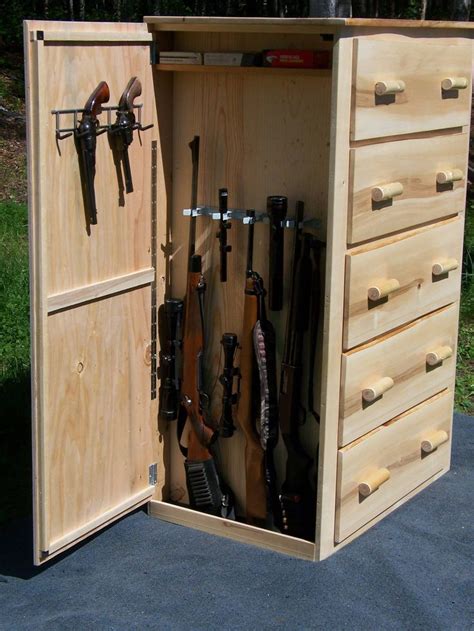 Sturdy durable handsome a perfect compliment to your guns or other equipment. 402 best Murphy Beds & Hidden Rooms / bookcases images on Pinterest | Secret doors, Woodworking ...