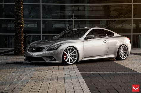 Gray Metallic Infiniti G37 Stands Out With Blacked Out Grille — Carid