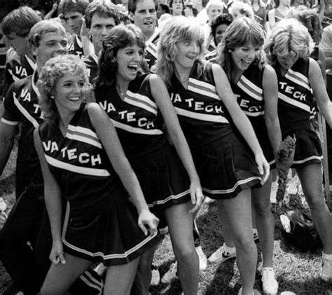 Gimme An R For Retro 35 Vintage Photos Of High School Cheerleaders 1970s 1980s Flashbak