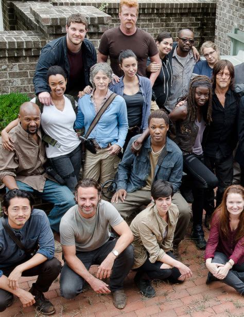 The Walking Dead — Bethkinneysings The Walking Dead Cast Behind