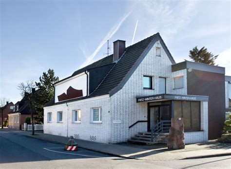 1975, ein jahr vor seinem tod, wurde das haus in ahlen in anwesenheit winters eröffnet. Fritz-Winter-Haus: Stadt Ahlen