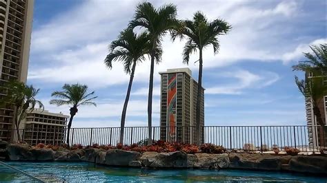 カリア・タワー（kalia Suites By Hilton Grand Vacations） 大人専用プール（四階）から海側レインボー棟