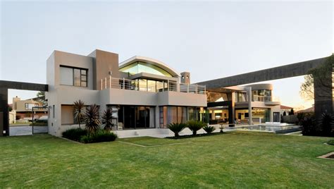 Available in one bedroom floor designs and two bedroom floor designs. Huge Modern Home In Hollywood Style By Nico van der Meulen ...