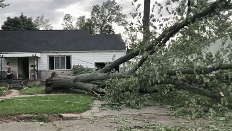650000 In The Dark After Severe Storms Leave Trail Of Damage Across