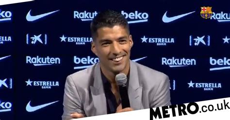 luis suarez aims dig at barcelona s president josep maria bartomeu during farewell press