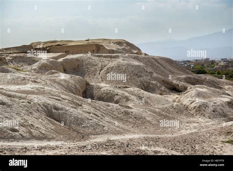 Tepe Sialk Ancient Archeological Site In Kashan Iran Stock Photo Alamy