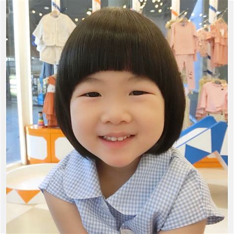 According to them, you'll need a pair of very sharp scissors and a few specific cutting techniques. 45 Dapper Haircut for Small Girls that are on fleek