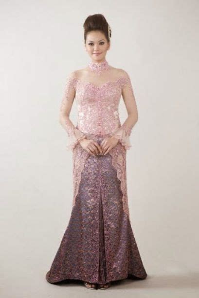 Dress brokat untuk penampilan memikat. Tips & Cara Memilih Model Kebaya Untuk Wanita Kurus - Jual ...