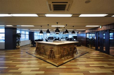 多様な働き方ができるオフィス ー照明計画で空間にメリハリをー｜デザイナーズオフィスのヴィス デザイン オフィスデザイン 照明