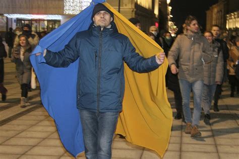 Hundreds Arrested As Shocked Russians Protest Ukraine Attack Wtop News