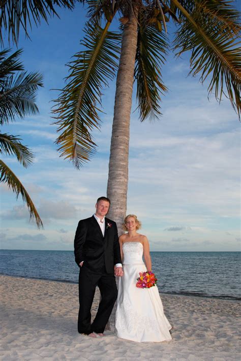 Key west weddings and wedding receptions key west marriott beachside hotel. Key West Beach Weddings - A Simple Wedding