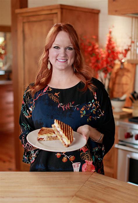 The pioneer woman ree drummond makes boxed cake mix taste a little more homemade with the addition of 2 ingredients. 21 Best Pioneer Woman Christmas Cookies Episode - Most ...