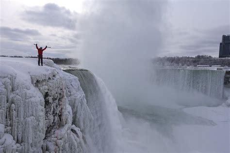 Check Out An Incredible Ice Climb Up Niagara Falls Niagara Falls