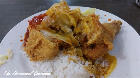 I have always wanted to try lim fried chicken (lfc) but even their nearest branch is an hour's drive away. Fried Chicken @ Lim Fried Chicken, SS15, Subang Jaya