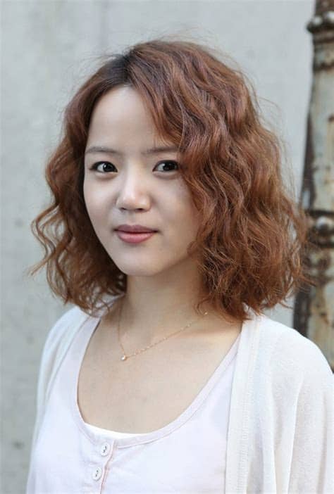Short curly hairstyles look trendy and are easy to maintain. Wavy 'Rebel' Bob - Haircut & Colour - Hairstyles Weekly