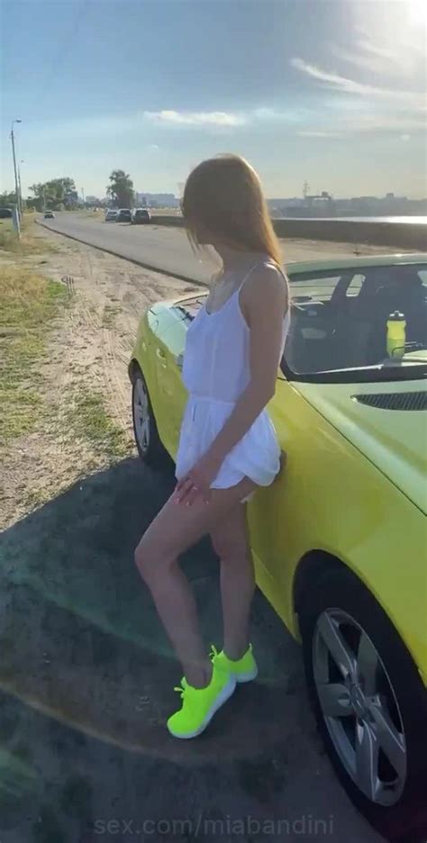 mia bandini want more naughty videos 😜 i need your likes 🙃 outdoor dildo anal public