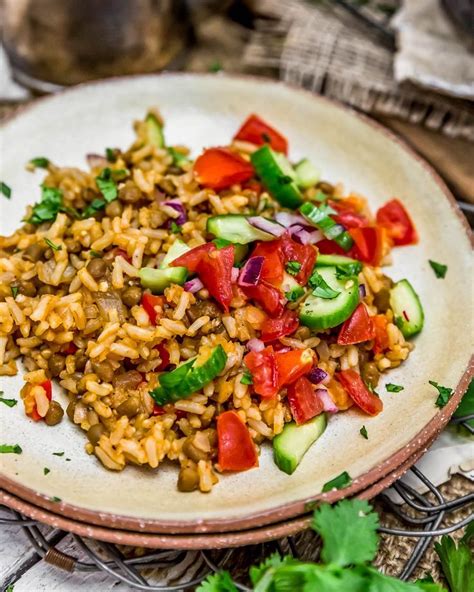 Cook for a couple of minutes until the spices are fragrant. Middle Eastern Rice and Lentils | Recipe in 2020 (With ...