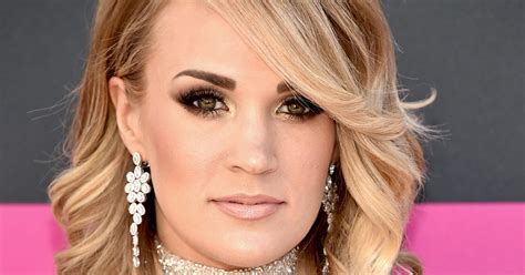Carrie Underwood Posts First Selfie Since Face Stitches
