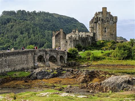 Eilean Donan Castle R Scotland
