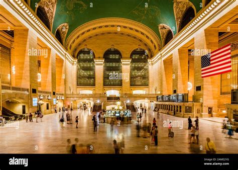 Nyc Ny Usa July 11 2014 Night View Of The Main Concourse Of Grand