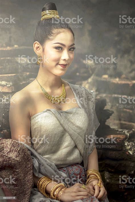 Beautiful Thai Girl In Thai Traditional Costume Stok Fotoğraflar And 2015‘nin Daha Fazla Resimleri